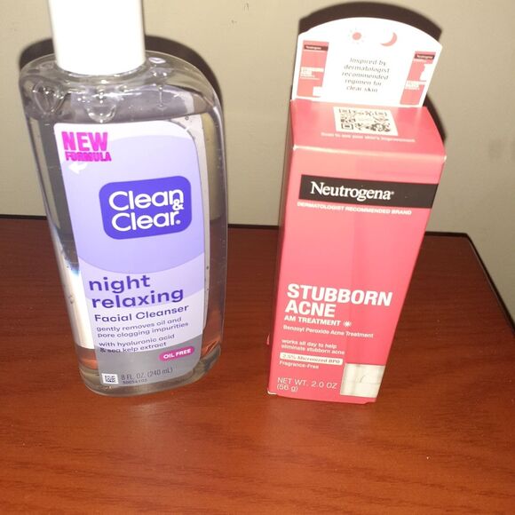 Neutrogena Stubborn Acne AM Treatment & Clean & Clear  Facial Cleanser New - Picture 1 of 7